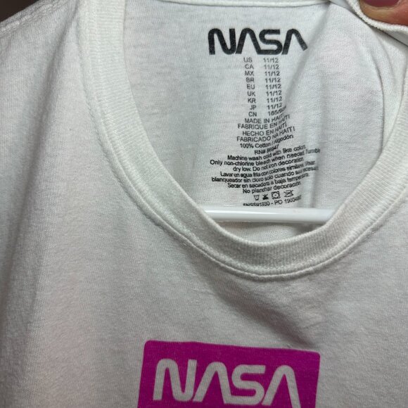Nasa T Shirt Give Me Space Size 11/12 EUC Kids - Picture 3 of 3